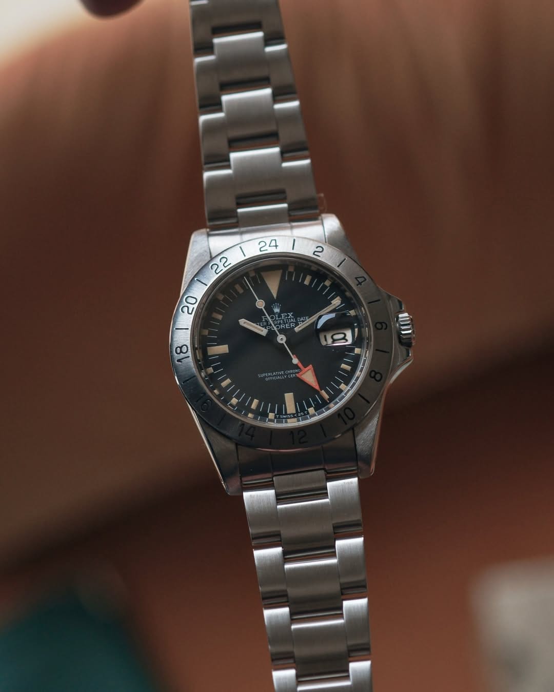 Rolex Explorer 2 (II) con sfondo neutro