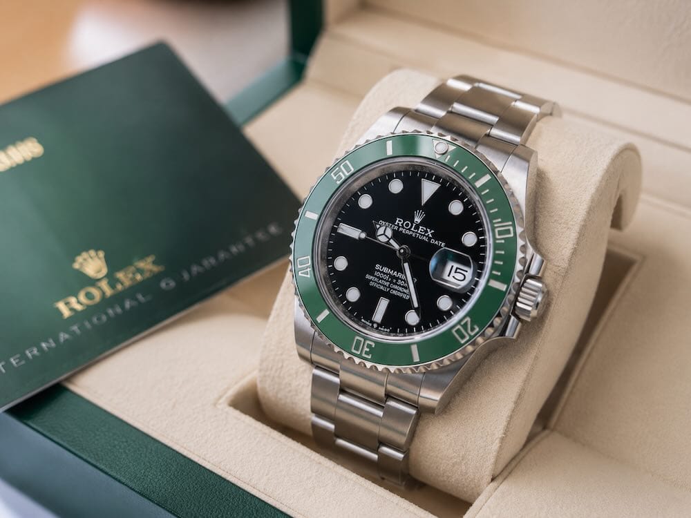 Rolex Starbucks (Submariner 126610LV): prezzo, valore e valutazione 2026 1 Rolex Starbucks Submariner 126610LV nella scatola originale