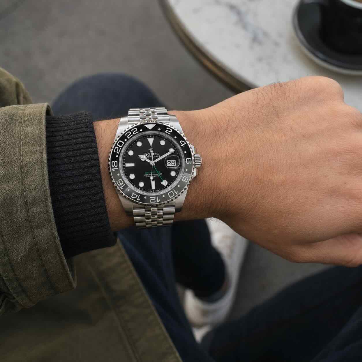 Rolex GMT-Master II "Bruce Wayne" (126710GRNR): valore nel 2026 4 Rolex GMT Master II 22Bruce Wayne22 126710GRNR